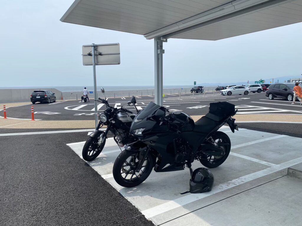 西湘バイパスXSR155とCBR400R