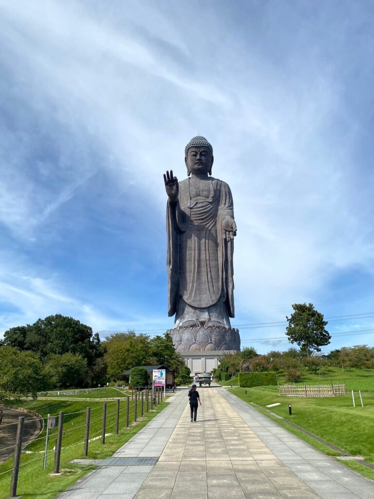 牛久大仏メイン通り