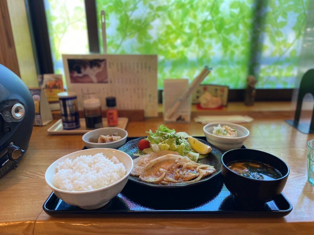 「木漏れ日」生姜焼き定食