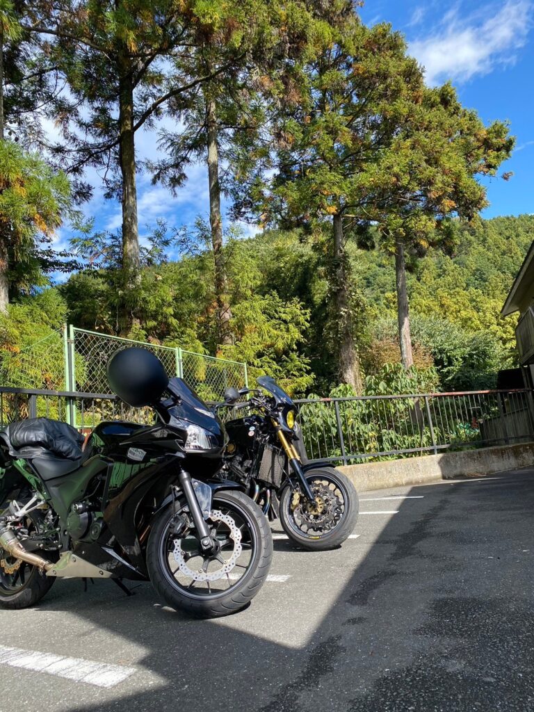 CBR400RとVMAX1200