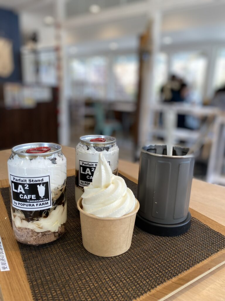 LA2CAFEティラミスとソフトクリーム