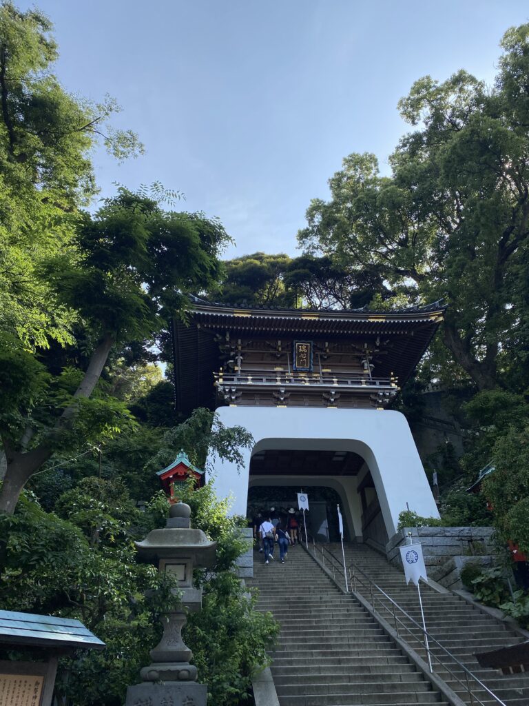 江の島神社へ向かう階段