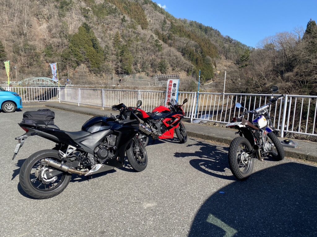 東部ふれあい館「木漏れ日」駐車場にて