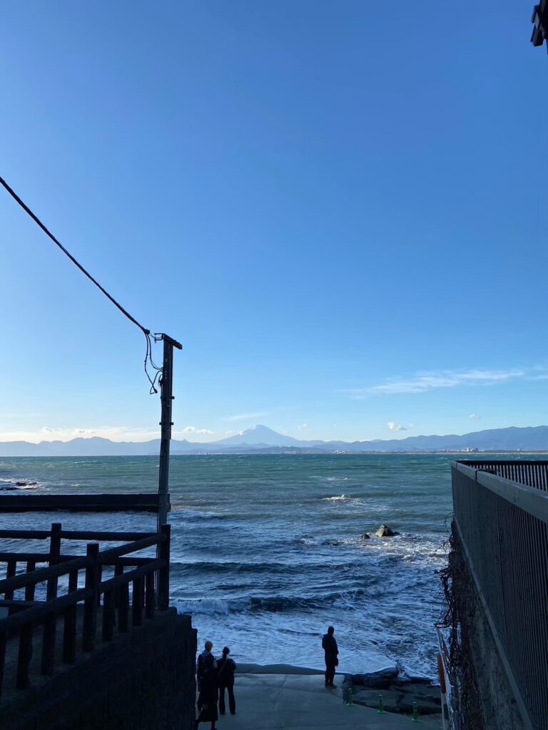 江の島から見る富士山